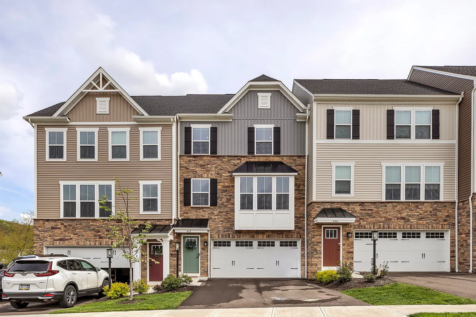 412 Scharberry Ln photo 1