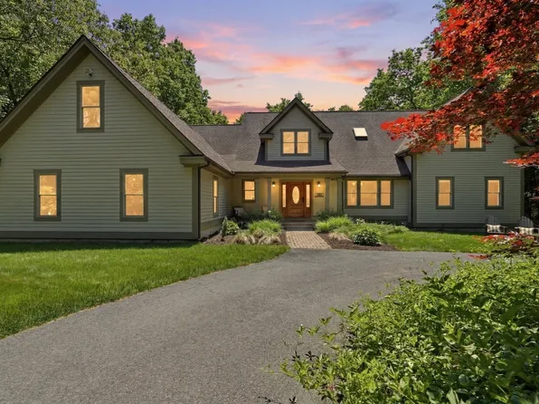 409 Henry St, Amherst, MA 01002