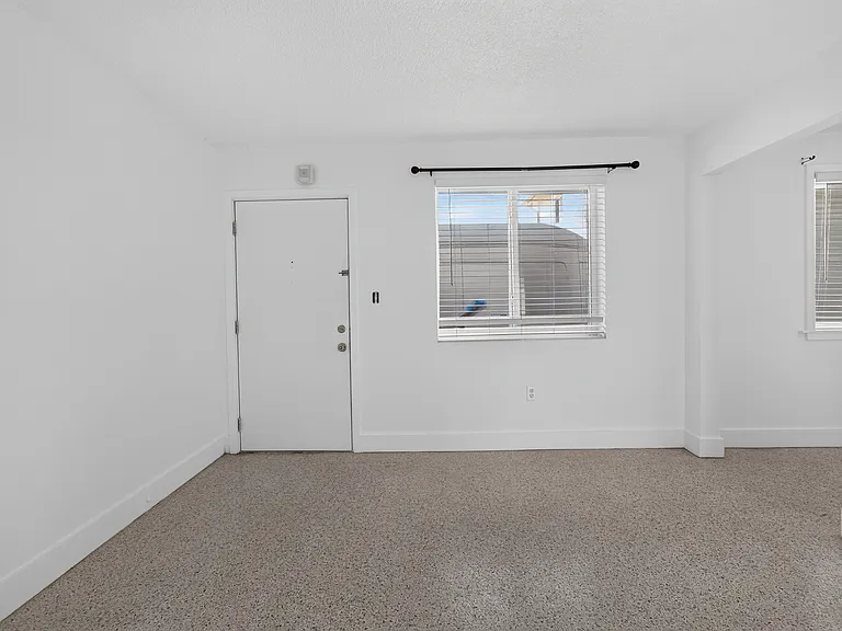 2726 SW 21st St #103 — Photo 6