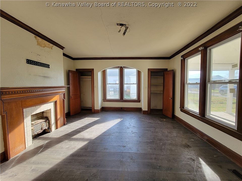 509 Alexander St, Cedar Grove, WV 25039 Zillow