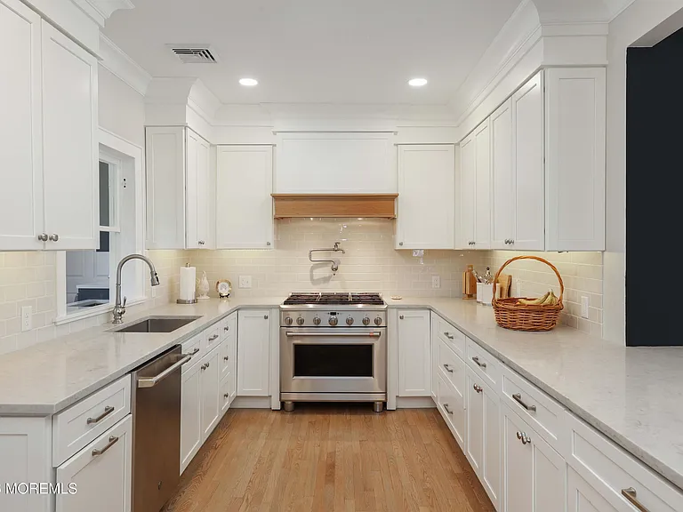 69 Seaview Ave — Photo 11