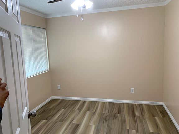 3rd image of 1944 Sichel St APT 3