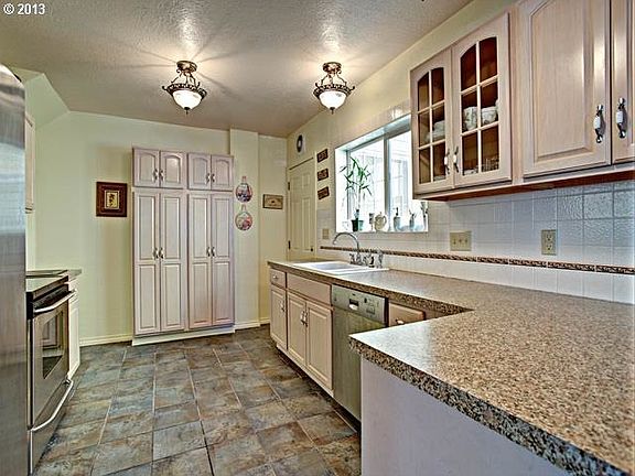 ACTUAL unit kitchen
