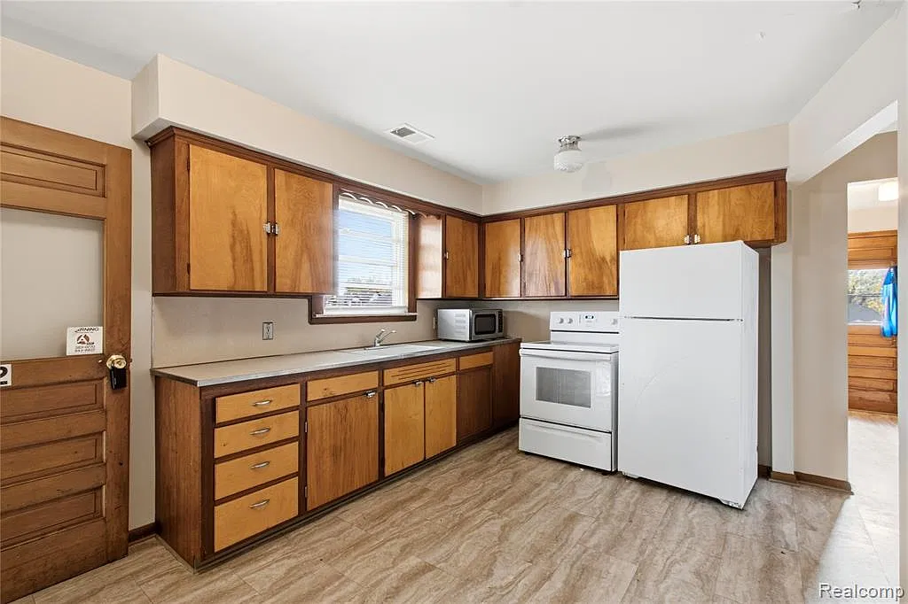2 bed, 1.0 bath, 880 sqft, $1,095 — Photo 4