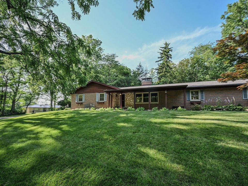 1st image of 224 Meadow Ln