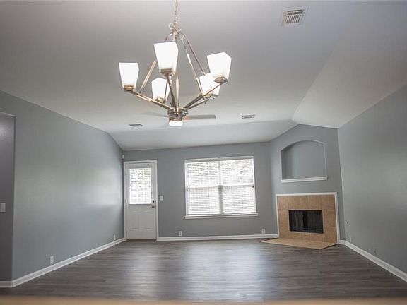 2nd image of 2843 Sandberry Dr