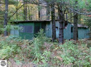 9521 Creighton Rd SW, Fife Lake, MI 49633