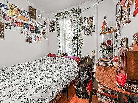 4th image of 124 Mott St APT 4C