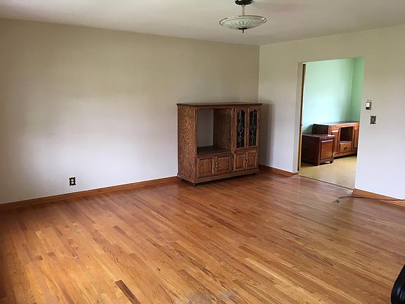 4th image of 1527 8th St