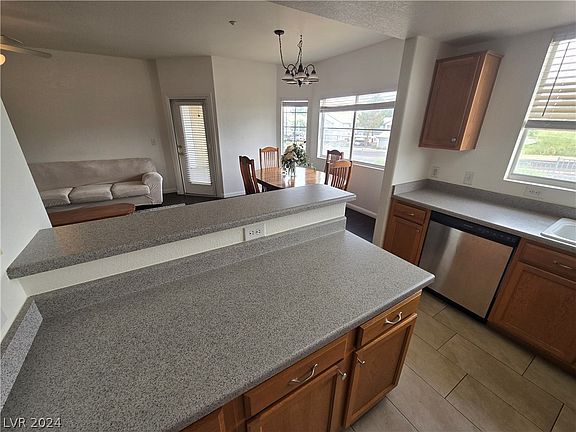 4th image of 833 Aspen Peak Loop Unit 325
