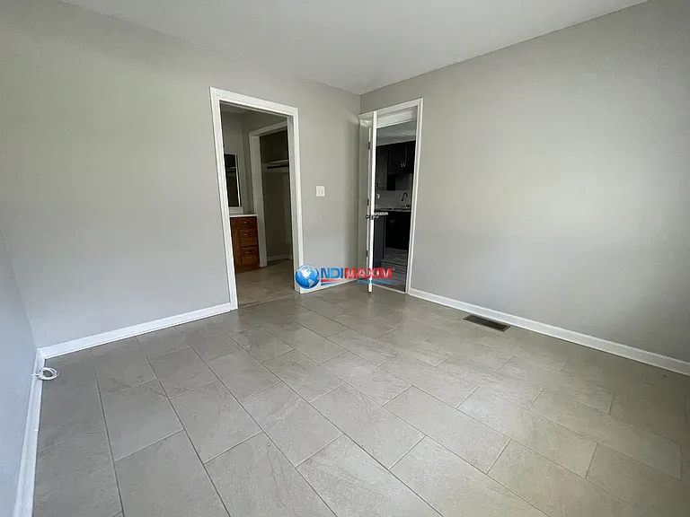 951 Northside Dr — Photo 6