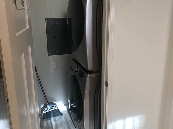 5th image of 8645 Minnehaha Ln