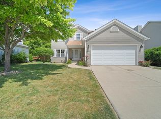 1405 Moss Creek Rd, Bloomington, IL 61704