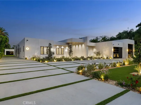 22924 Erwin St, Woodland Hills, CA 91367