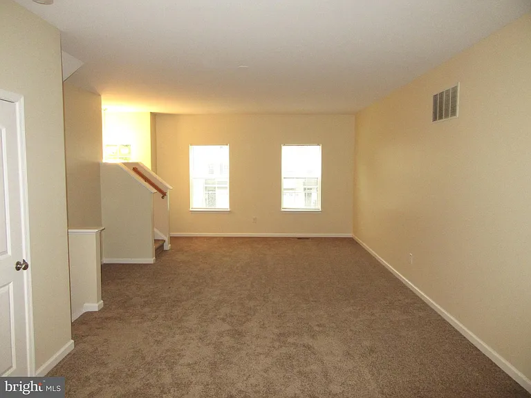 524 Jacobsen Dr — Photo 4