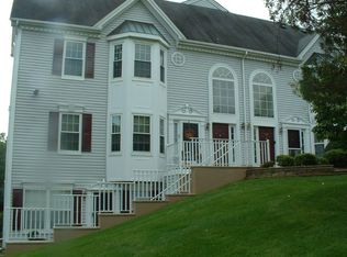 724 Magnolia Ln, Branchburg, NJ 08876