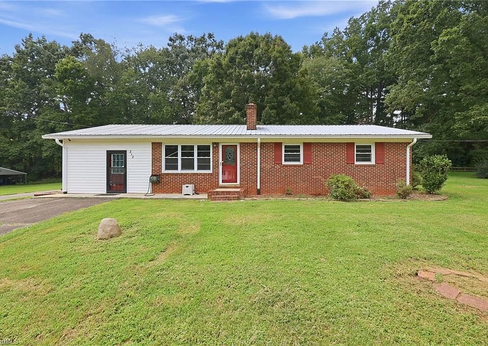 1st image of 212 Circle Dr