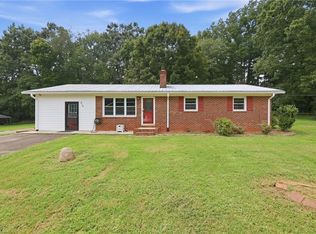 212 Circle Dr, Dobson, NC 27017
