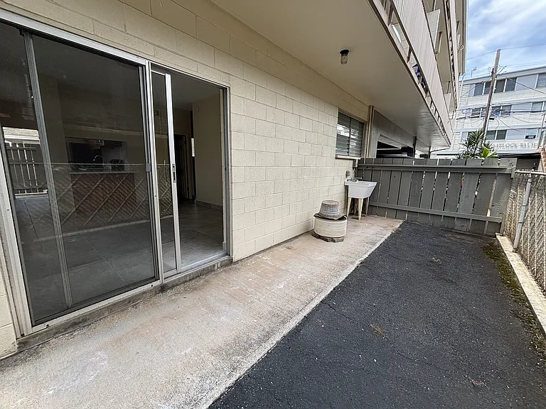 1323 Matlock Ave #1 — Photo 11