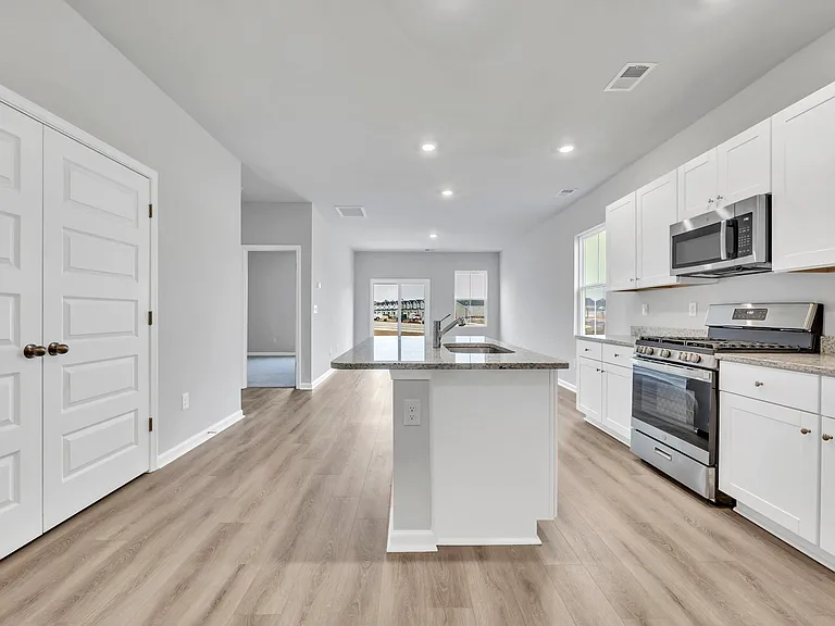 138 Talladega Dr — Photo 24