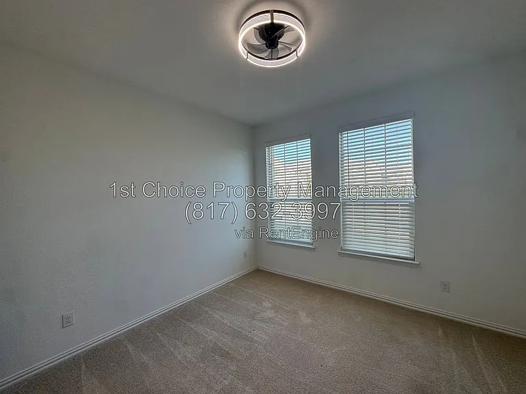 10021 Elkhorn Dr — Photo 4