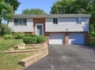 247 Greenwood Dr, Cranberry Township, PA 16066