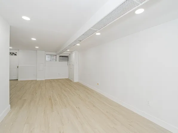 582 Bay Ridge Avenue image 20 of 41