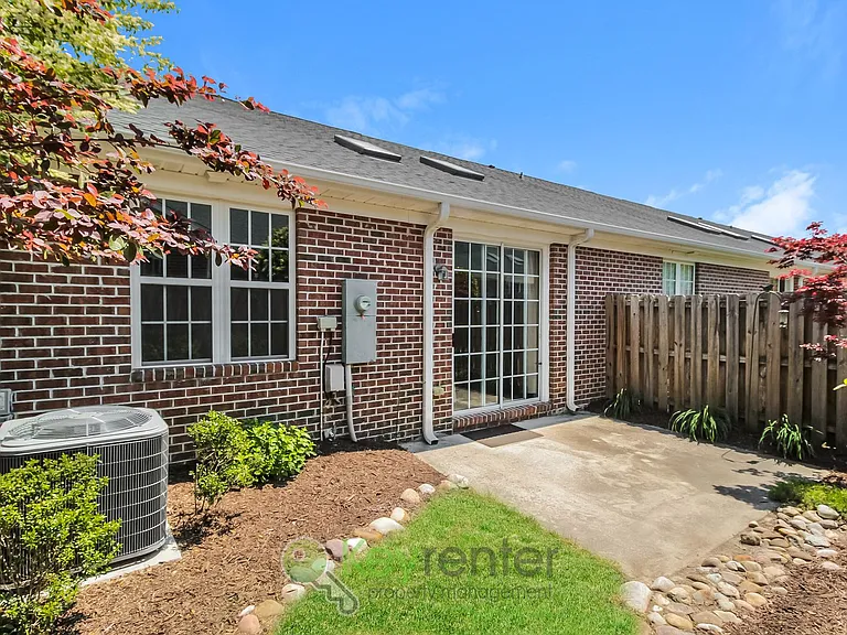 5006 Carleton Dr #135 — Photo 16
