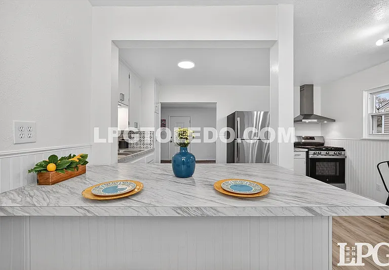 927 W Northgate Pkwy — Photo 21