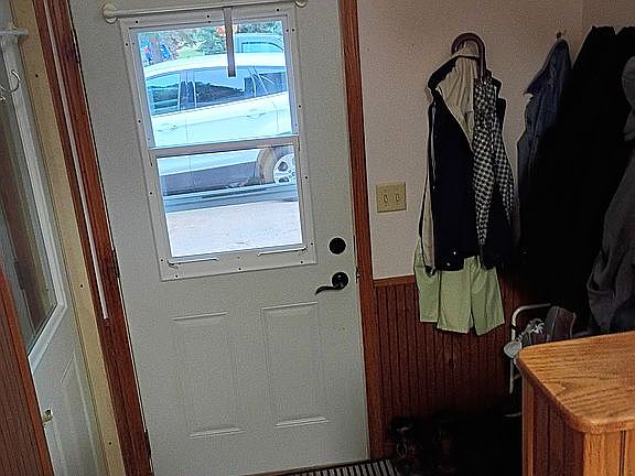 3rd image of 7039 S Lucas Rd