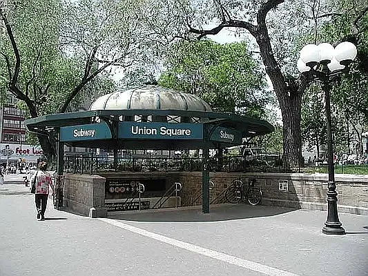 Rented by REAL New York | media 6