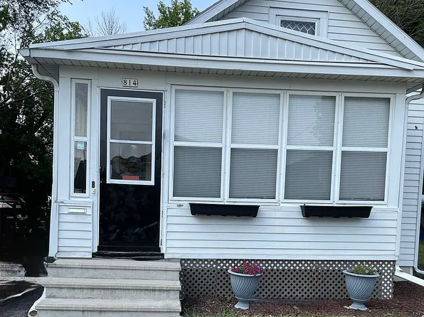814 Woodland Ave, Oshkosh, WI 54901