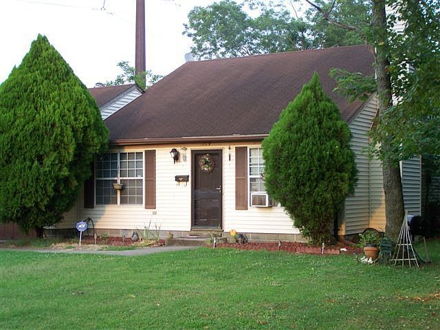 1st image of 719 Leonard Ave
