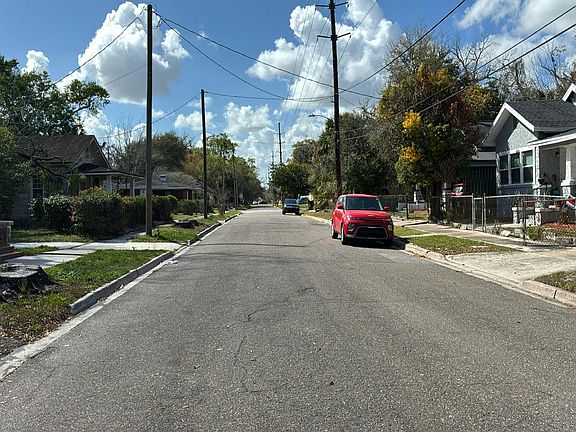 5th image of 1024 W 26th St