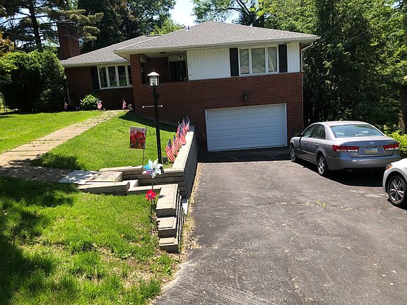 2nd image of 92 Oakwood Dr