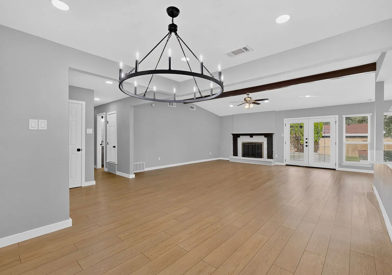 Plano Gem Ready To Be Your Home — Photo 2