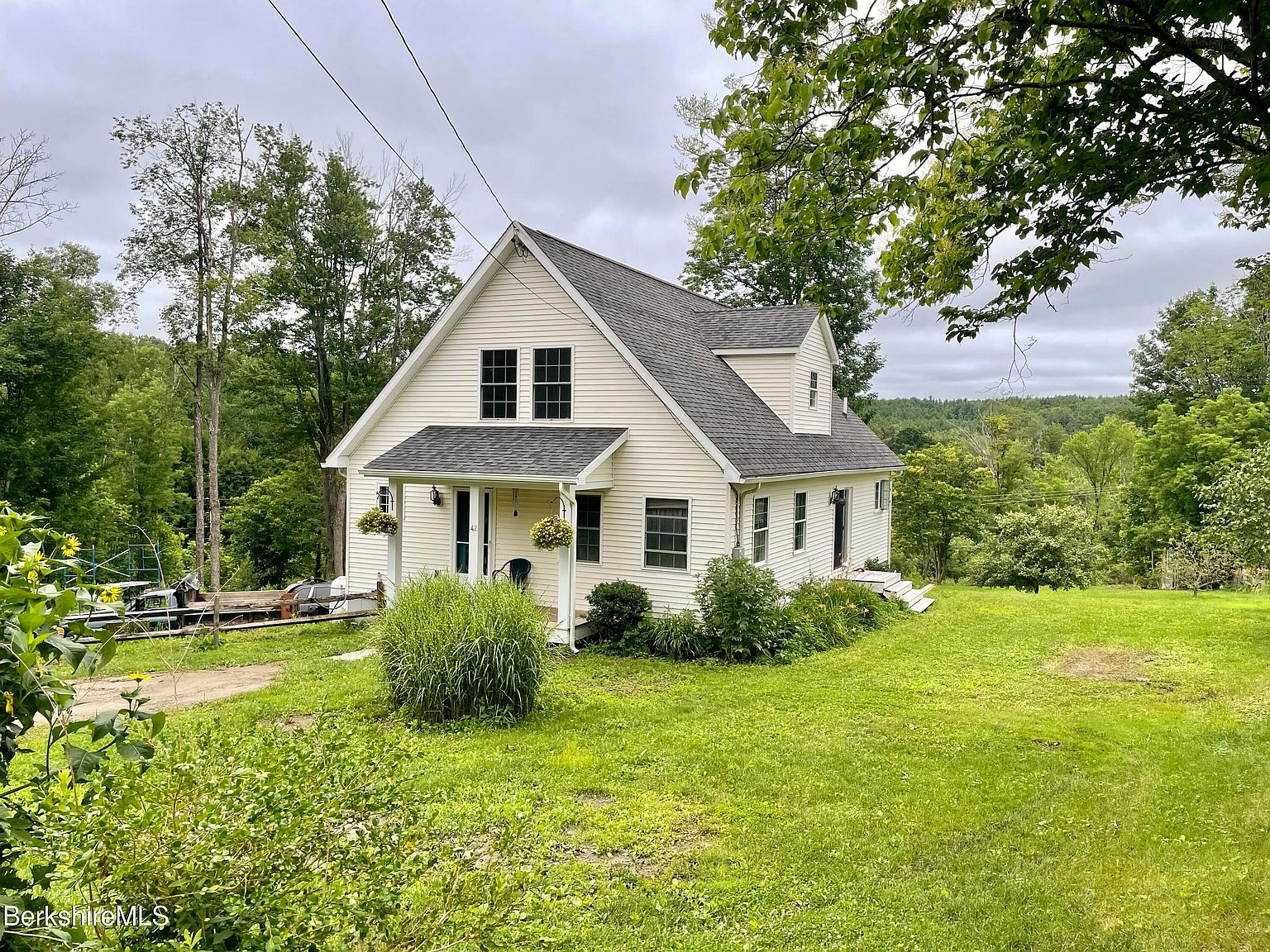 42 W Pine St, Lee, MA 01238 | Zillow
