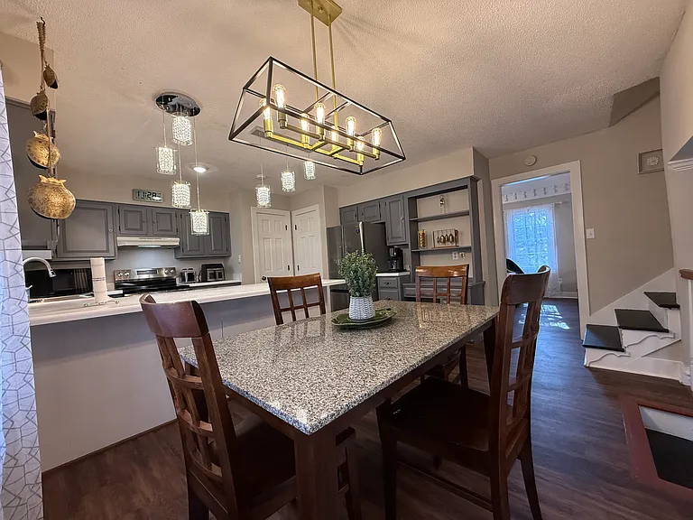 505 Westbrook Dr — Photo 9