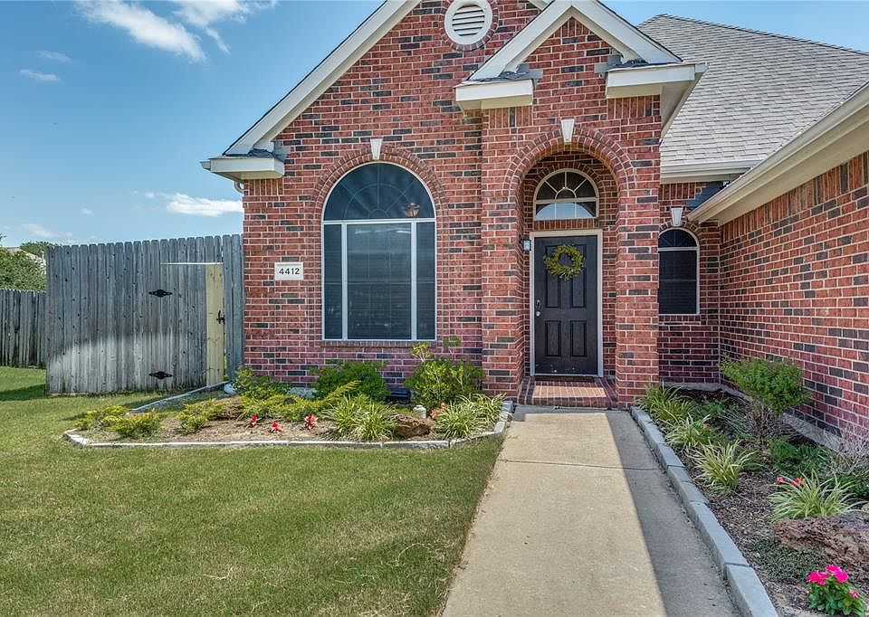 1st image of 4412 Shadow Oak Dr
