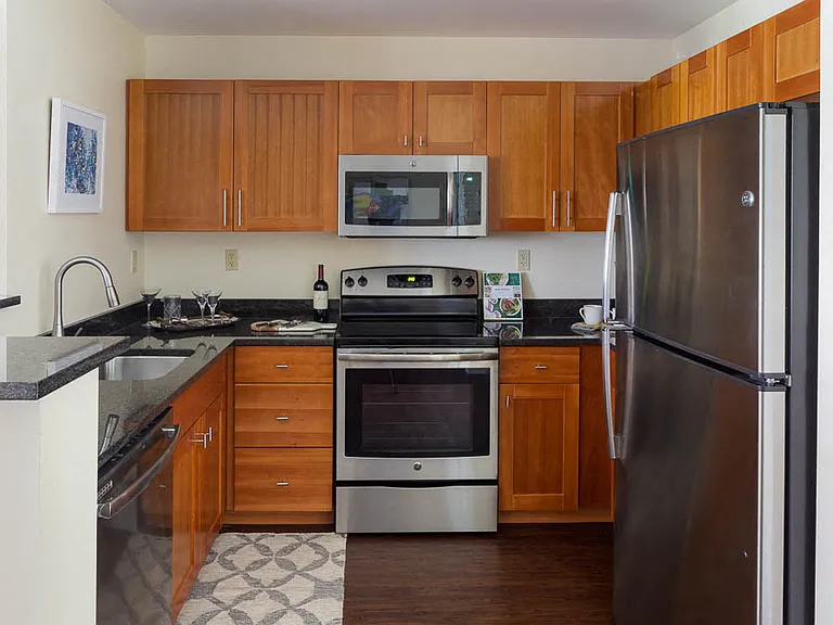 Station Landing Apartments — Photo 11
