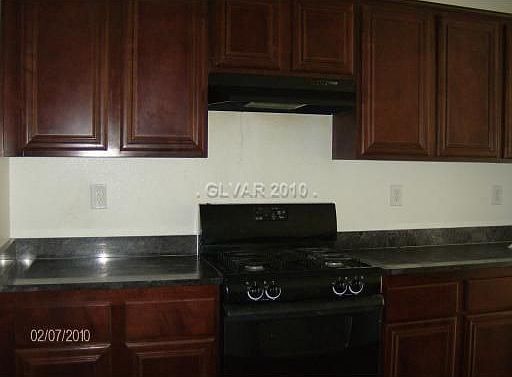 2nd image of 2421 Crane Ct
