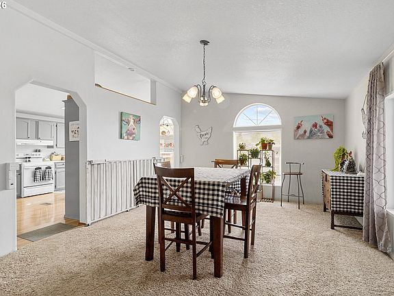 3rd image of 32225 Bush Garden Dr
