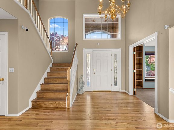 2nd image of 2205 N Devon Avenue