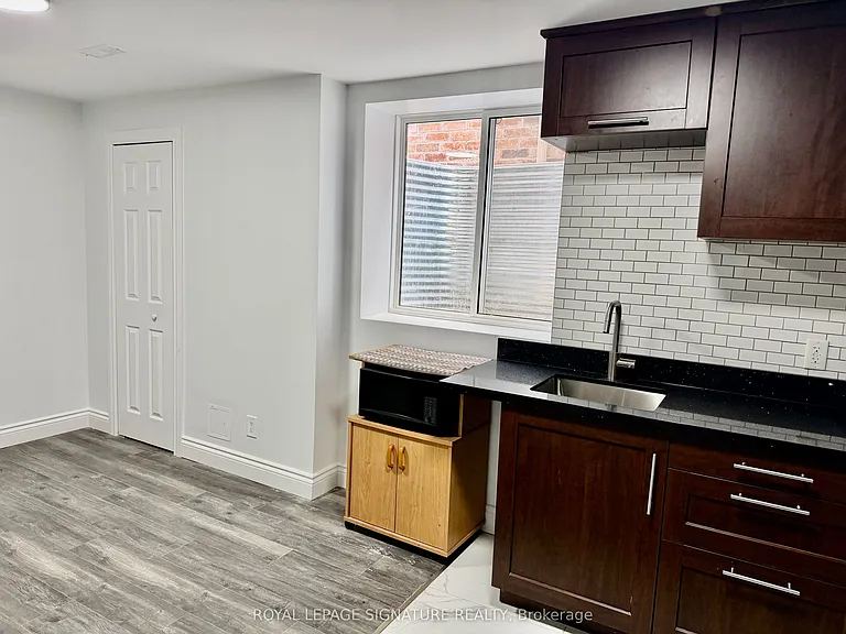 80 Midcrest Cir — Photo 3