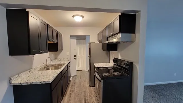 Hidden Trail Apartments — Photo 1
