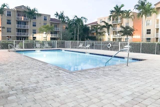 1st image of 509 E Sheridan St #2063