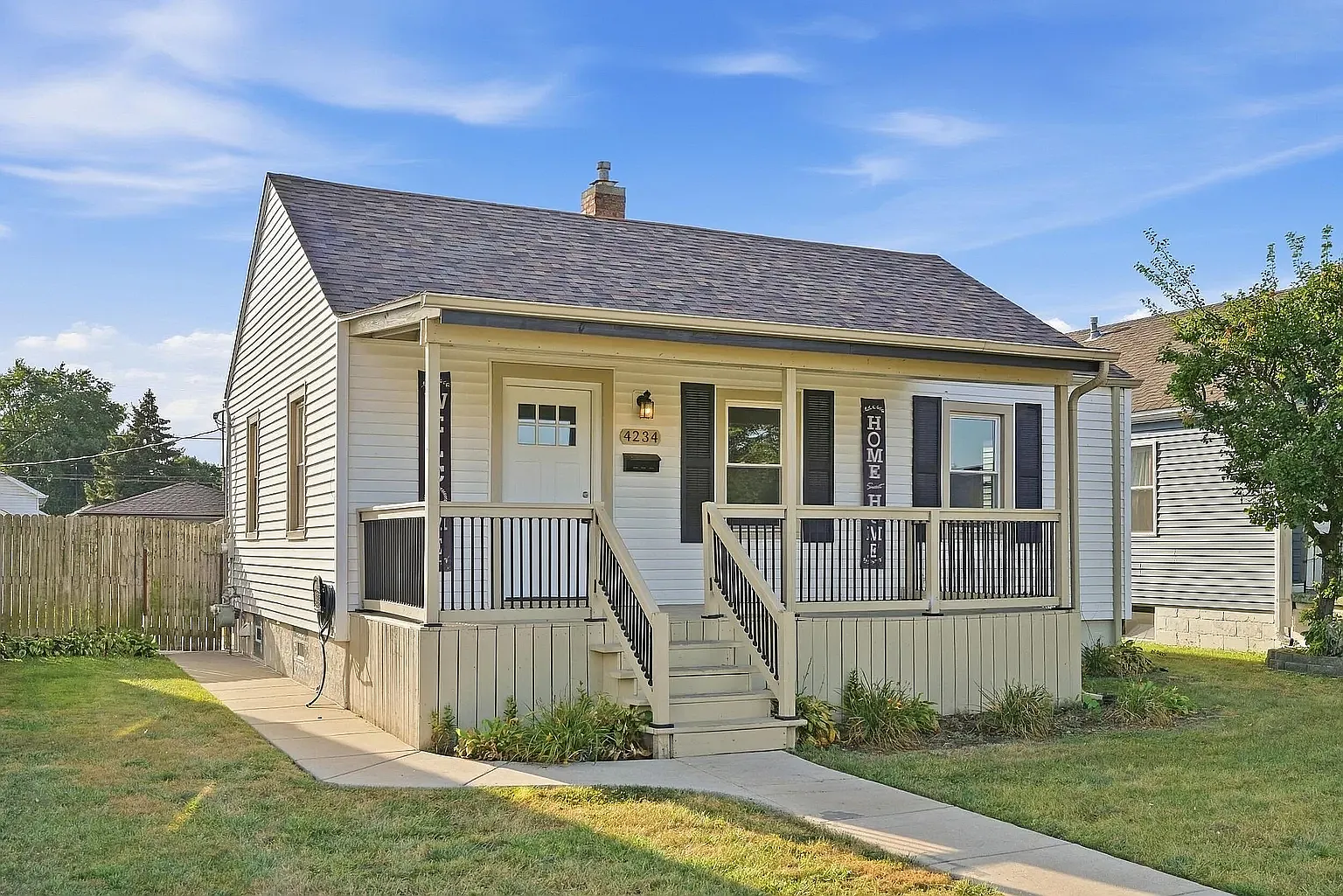 3 bed, 1270 sqft, $1,800 — Photo 1
