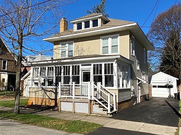 2nd image of 26 Eagle St