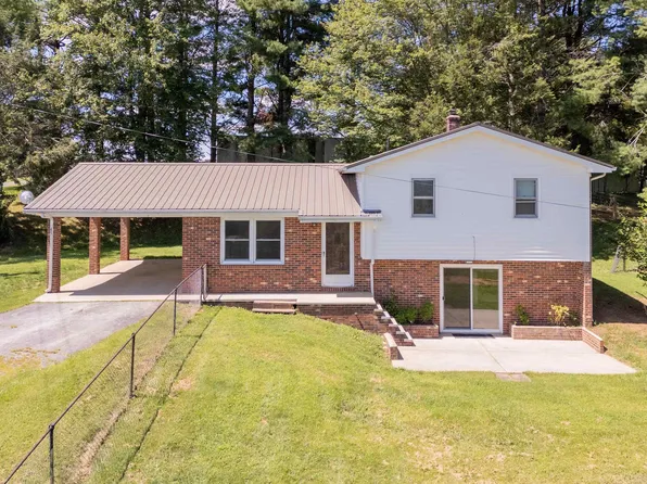 49 Hoover Rd, Hillsville, VA 24343