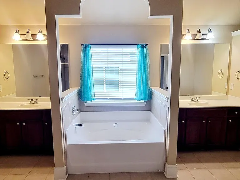 1202 Berkley Hills Pass — Photo 4